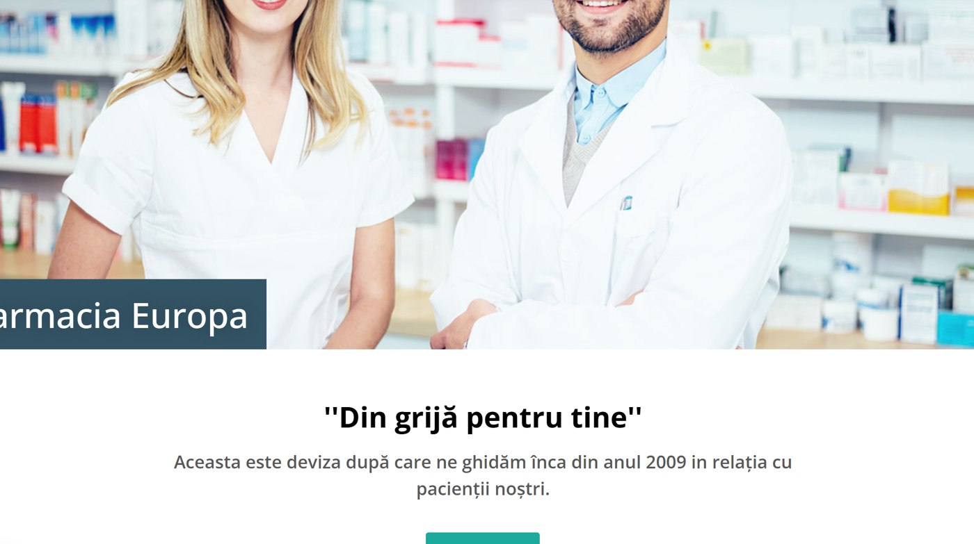 Cei doi farmaciști de la Farmacia Europa zâmbind în fața rafturilor — chipurile pe care le întâlnești la ghișeu